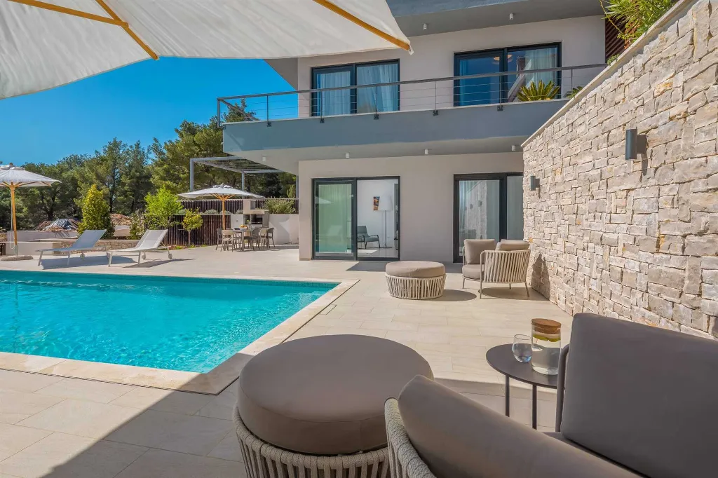 Modern Seaside Villa with Heated Pool in Milna