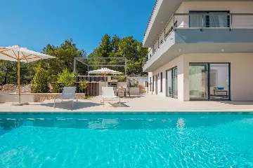 Modern Seaside Villa with Heated Pool in Milna