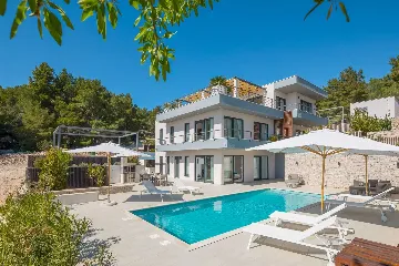 Modern Seaside Villa with Heated Pool in Milna