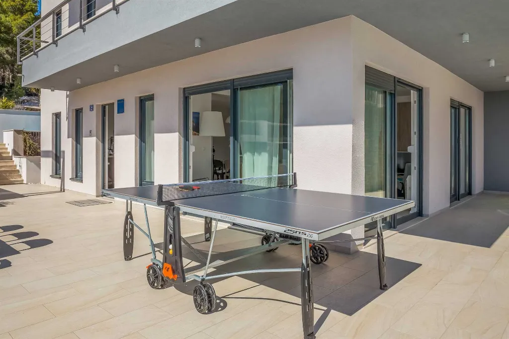 Modern Seaside Villa with Heated Pool in Milna