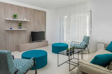 Modern Seaside Villa with Heated Pool in Milna