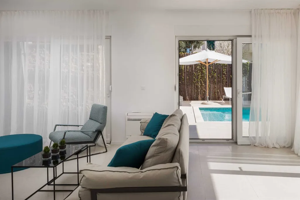 Modern Seaside Villa with Heated Pool in Milna