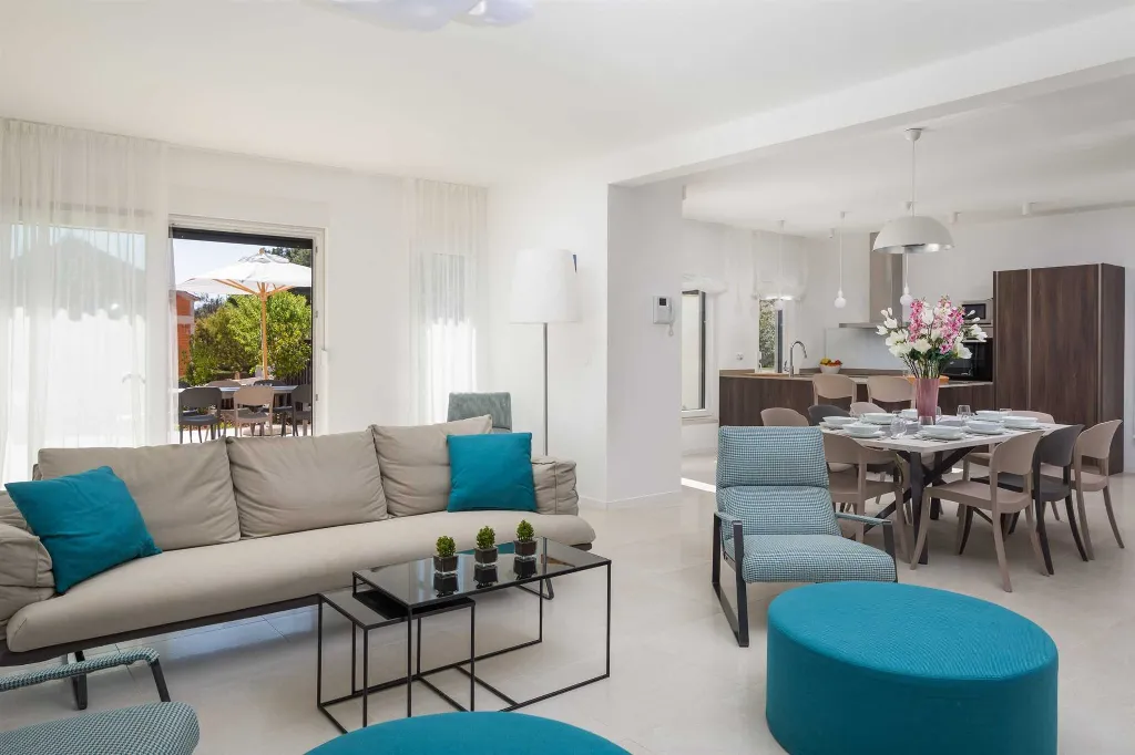 Modern Seaside Villa with Heated Pool in Milna