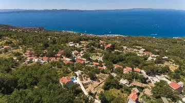 Contemporary Villa with Heated Pool in Makarska