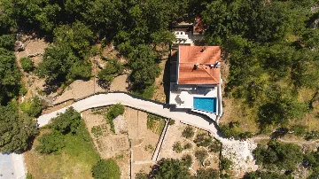 Contemporary Villa with Heated Pool in Makarska