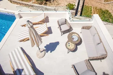 Contemporary Villa with Heated Pool in Makarska