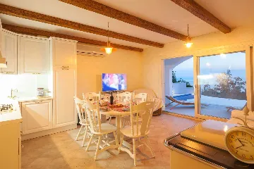 Contemporary Villa with Heated Pool in Makarska