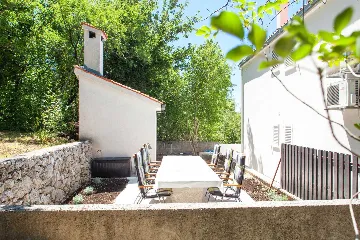 Contemporary Villa with Heated Pool in Makarska