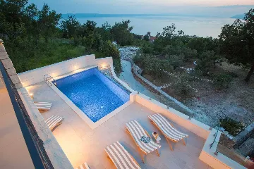 Contemporary Villa with Heated Pool in Makarska