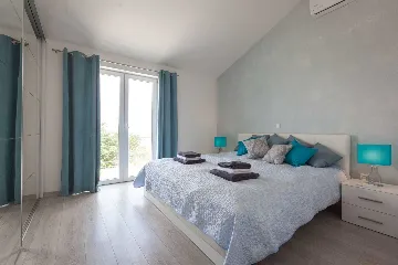 Contemporary Villa with Heated Pool in Makarska