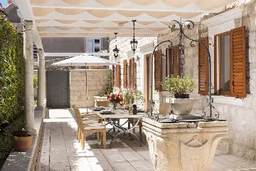Elegant 4-Bedroom Villa with Pool in Dubrovnik