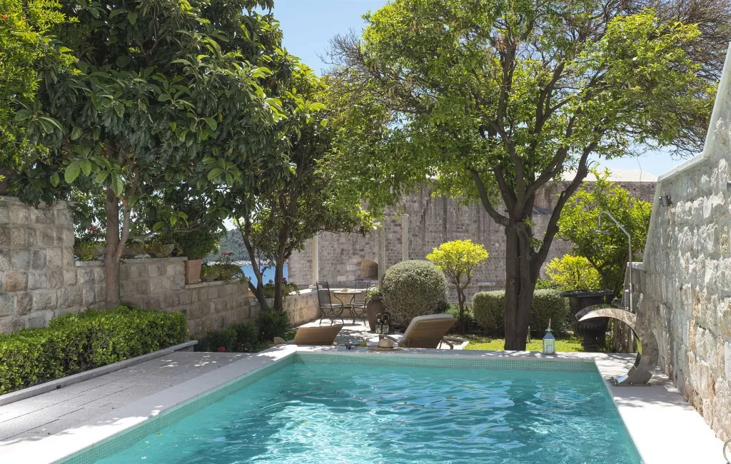 Elegant 4-Bedroom Villa with Pool in Dubrovnik