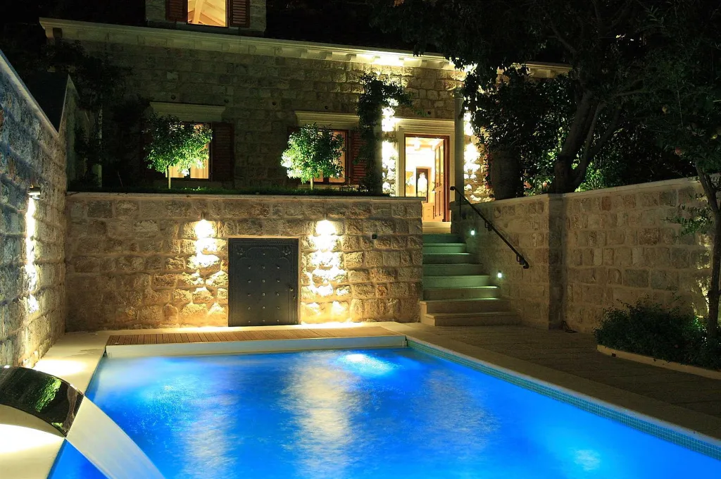 Elegant 4-Bedroom Villa with Pool in Dubrovnik