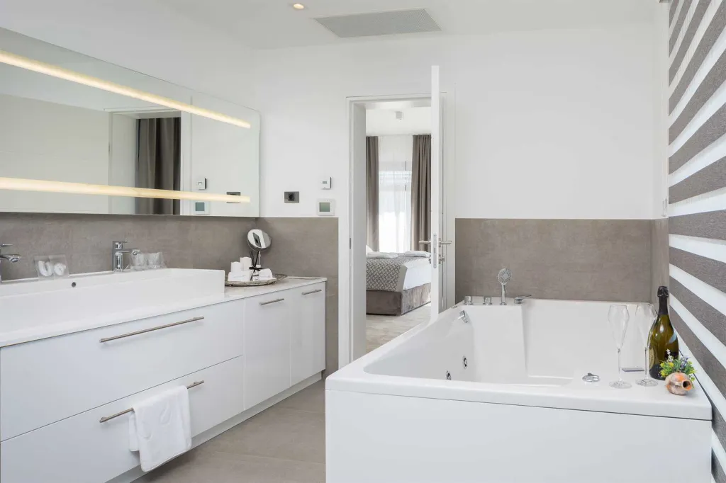 Contemporary Villa with Heated Pool, Seget Donji
