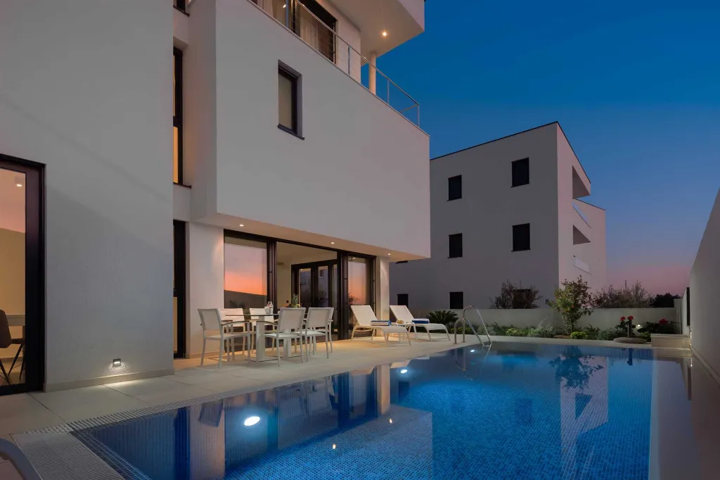 Contemporary Villa with Heated Pool, Seget Donji