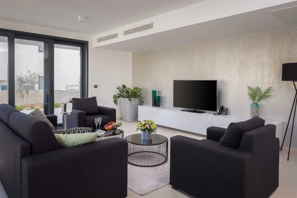 Contemporary Villa with Heated Pool in Seget Donji