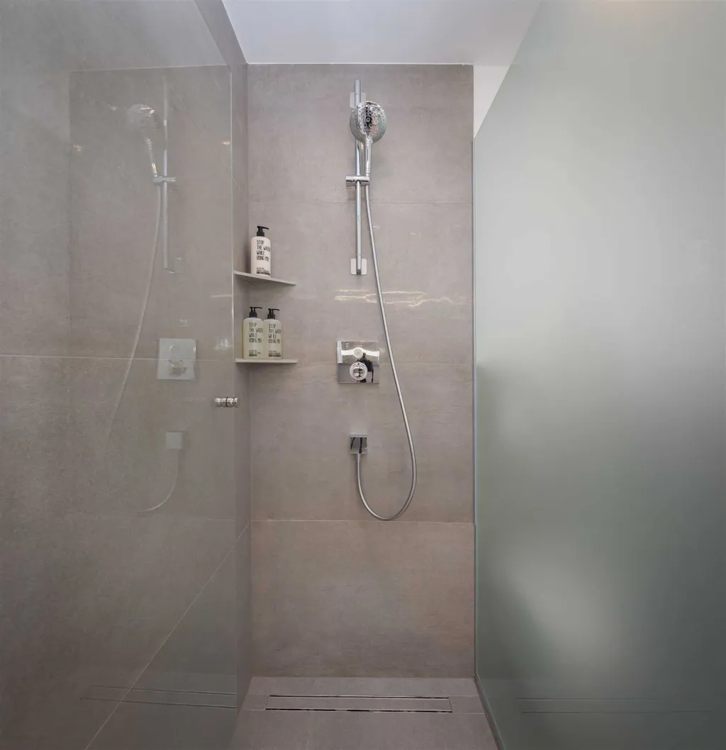 Contemporary Villa with Heated Pool in Seget Donji