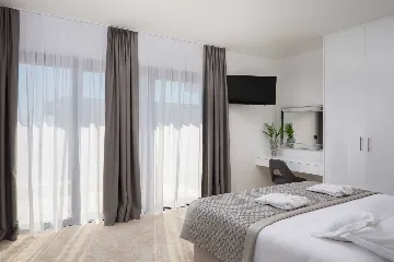 Contemporary Villa with Heated Pool in Seget Donji