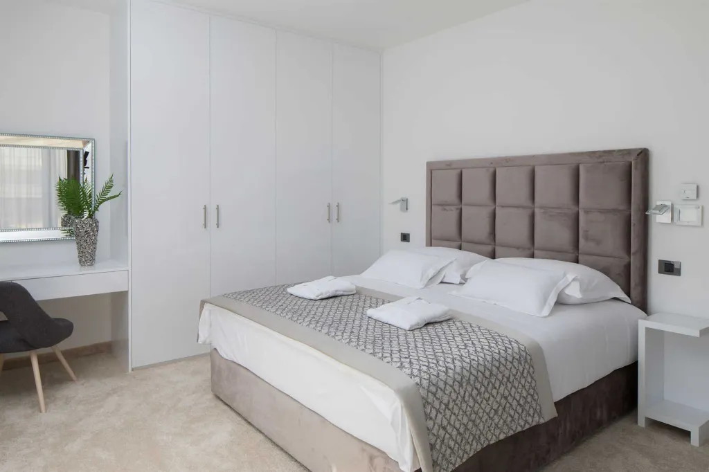 Contemporary Villa with Heated Pool in Seget Donji