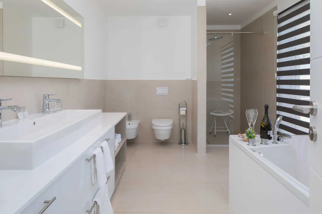 Contemporary Villa with Heated Pool in Seget Donji