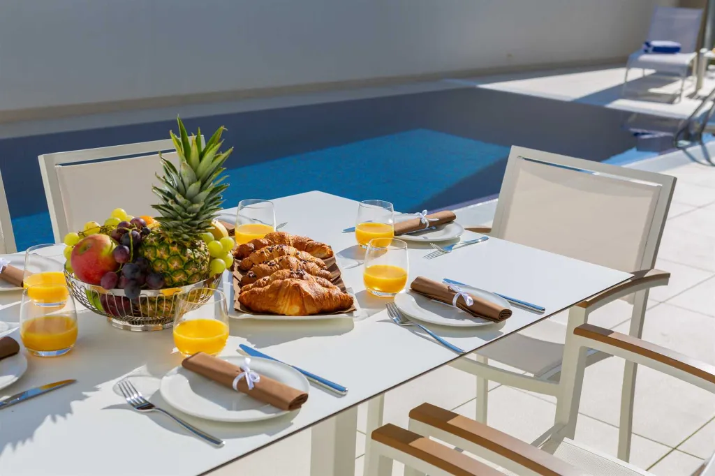 Contemporary Villa with Heated Pool in Seget Donji