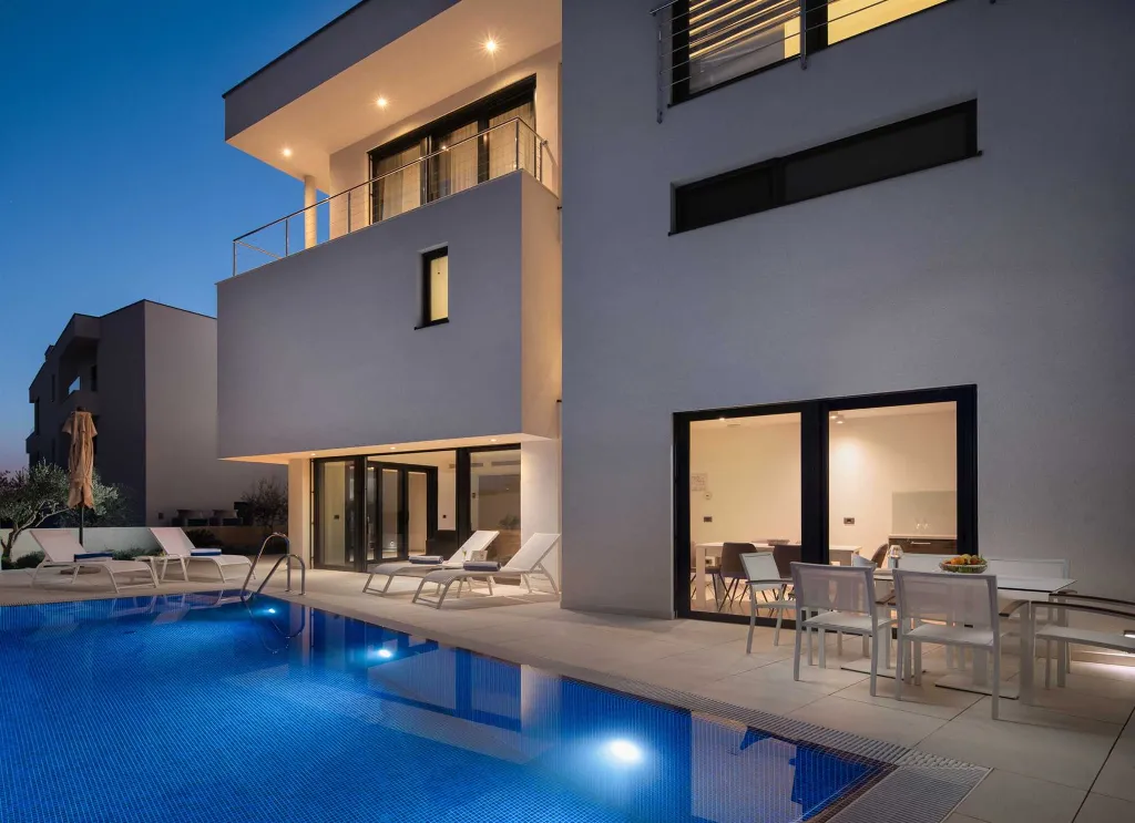 Contemporary Villa with Heated Pool in Seget Donji