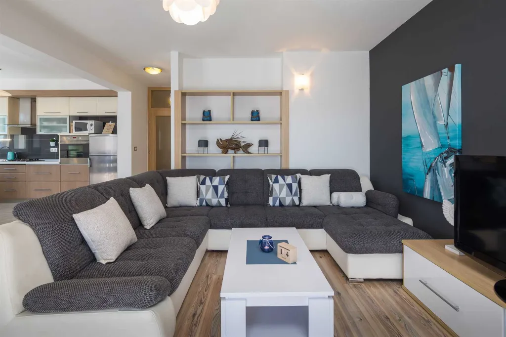 Poolside Family Villa in Kaštel Sućurac near Split