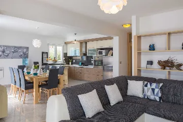 Poolside Family Villa in Kaštel Sućurac near Split