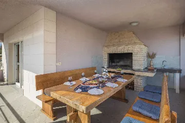 Poolside Family Villa in Kaštel Sućurac near Split