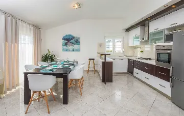 Poolside Family Villa in Kaštel Sućurac near Split