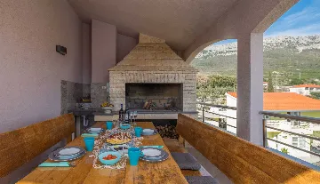 Poolside Family Villa in Kaštel Sućurac near Split