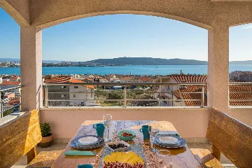 Poolside Family Villa in Kaštel Sućurac near Split