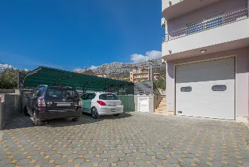 Poolside Family Villa in Kaštel Sućurac near Split