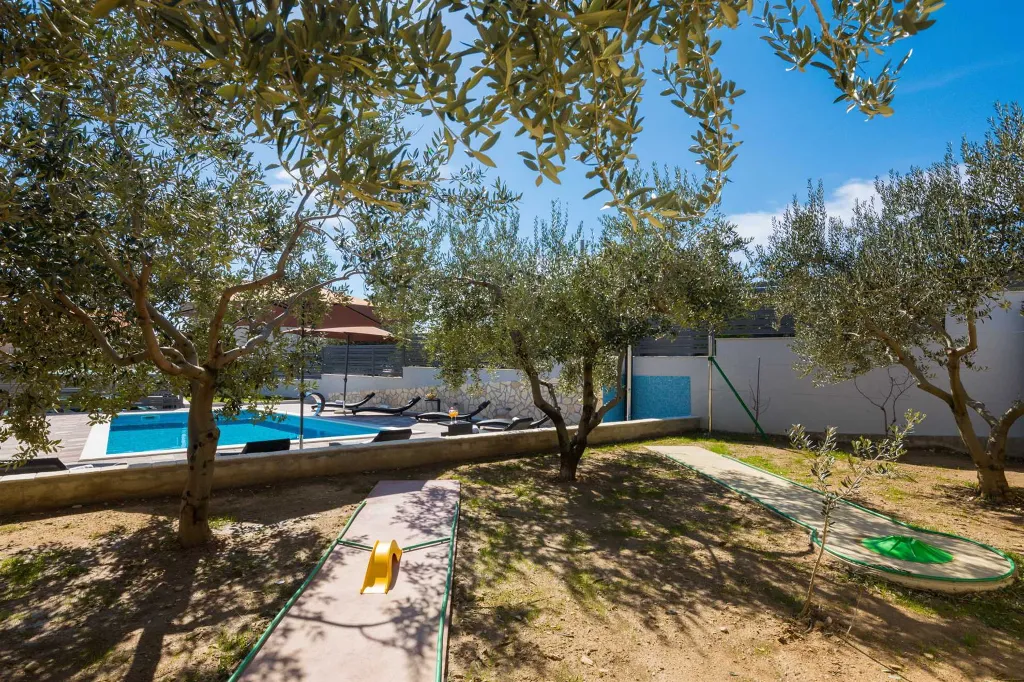 Poolside Family Villa in Kaštel Sućurac near Split