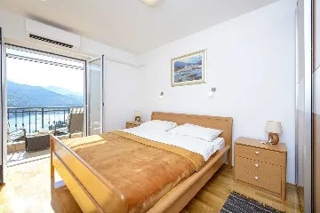 Family Villa with Pool and Terraces in Zaton