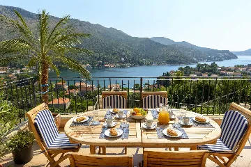 Family Villa with Pool and Terraces in Zaton