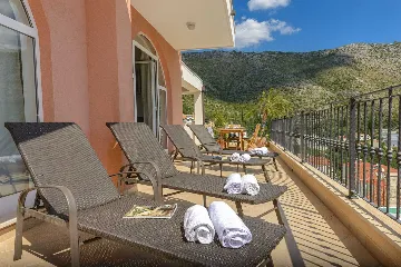 Family Villa with Pool and Terraces in Zaton