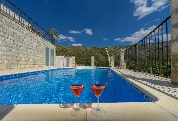 Family Villa with Pool and Terraces in Zaton