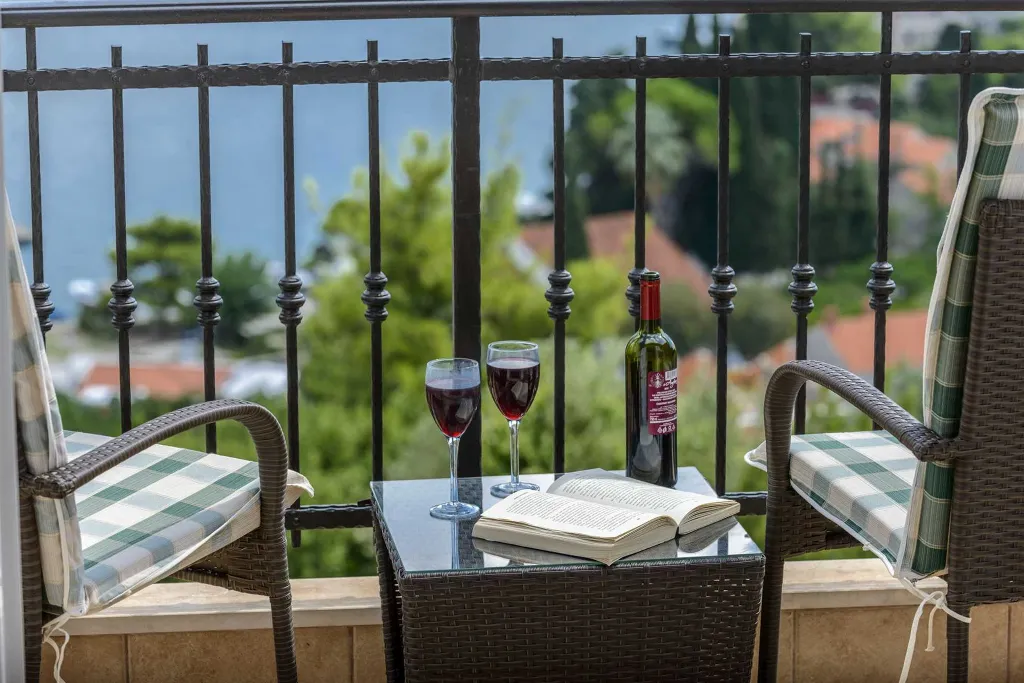 Family Villa with Pool and Terraces in Zaton