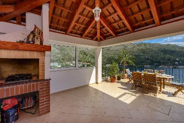 Family Villa with Pool and Terraces in Zaton