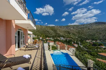 Family Villa with Pool and Terraces in Zaton