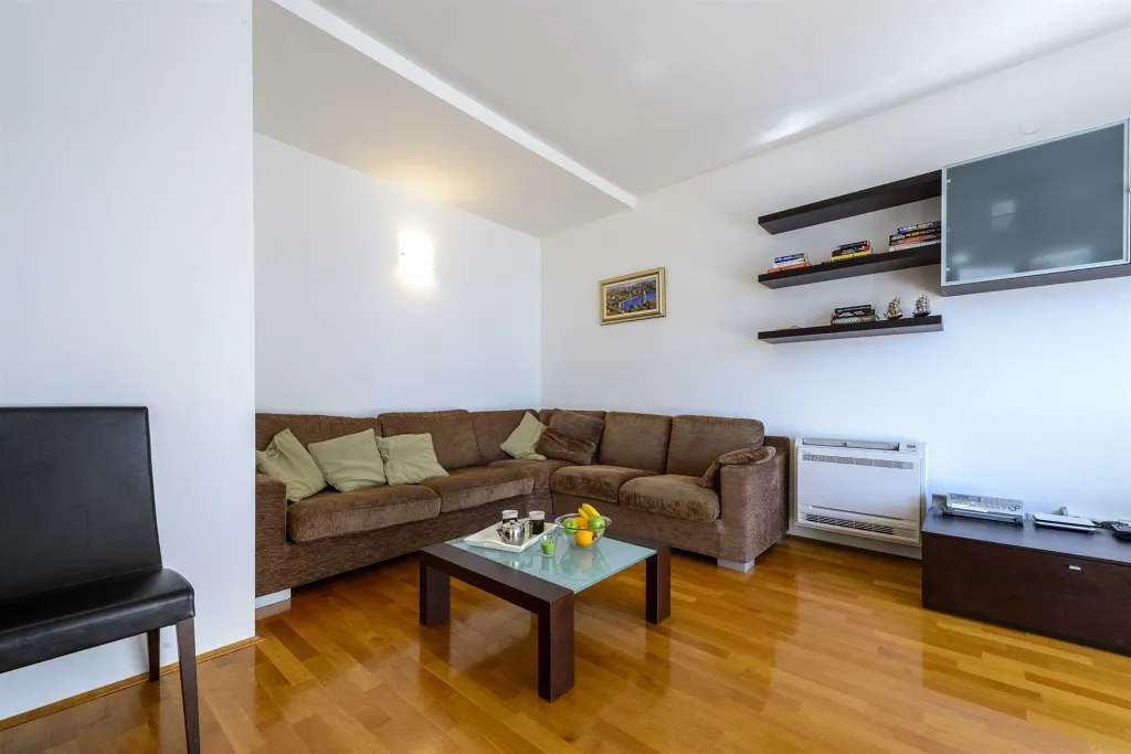 Family Villa with Pool and Terraces in Zaton