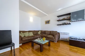 Family Villa with Pool and Terraces in Zaton