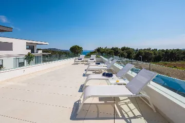 Modern 3-Bedroom Apartment with Pool in Seget Donji