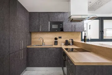 Modern 3-Bedroom Apartment with Pool in Seget Donji