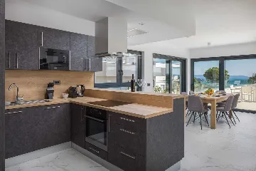 Modern 3-Bedroom Apartment with Pool in Seget Donji