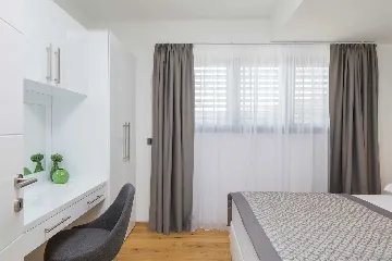 Modern 3-Bedroom Apartment with Pool in Seget Donji