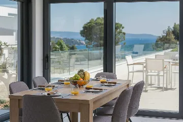 Modern 3-Bedroom Apartment with Pool in Seget Donji