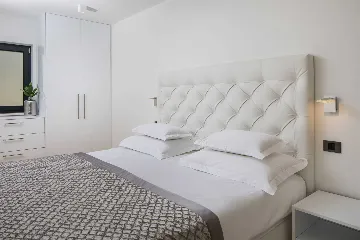 Modern 3-Bedroom Apartment with Pool in Seget Donji