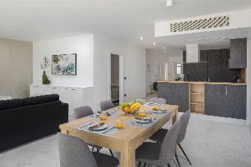 Modern 3-Bedroom Apartment with Pool in Seget Donji